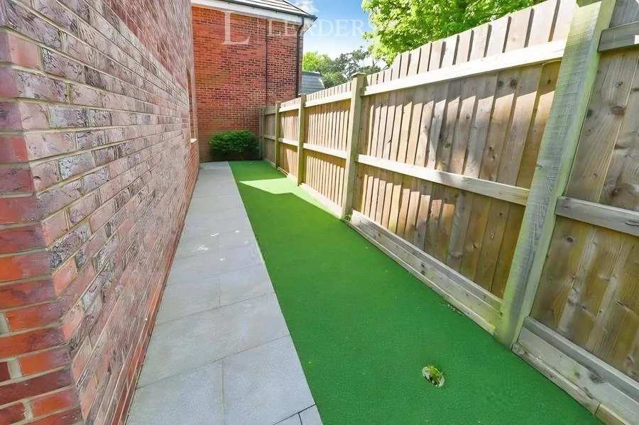 Bartons Road, Havant, PO9, photo 16