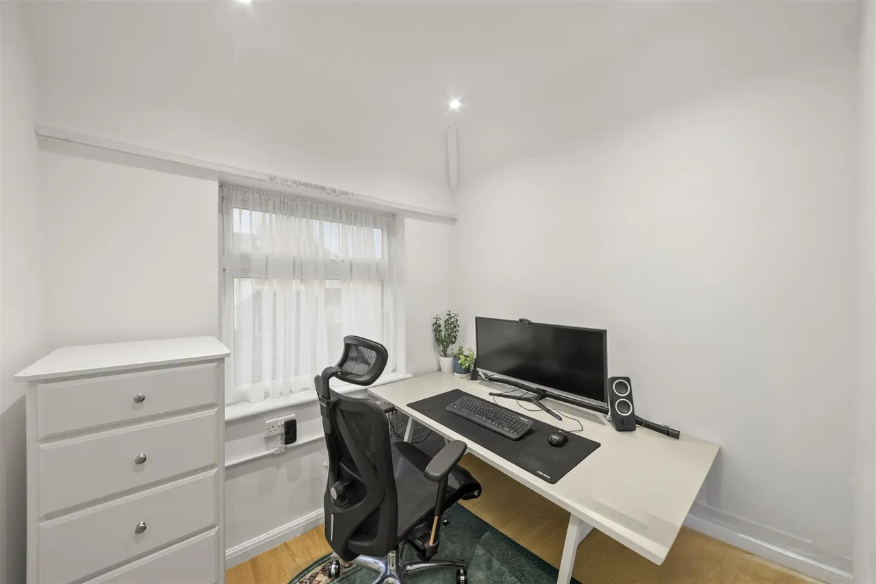Harvey Road, Uxbridge, photo 14