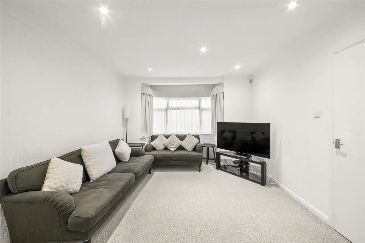 Harvey Road, Uxbridge, photo 11