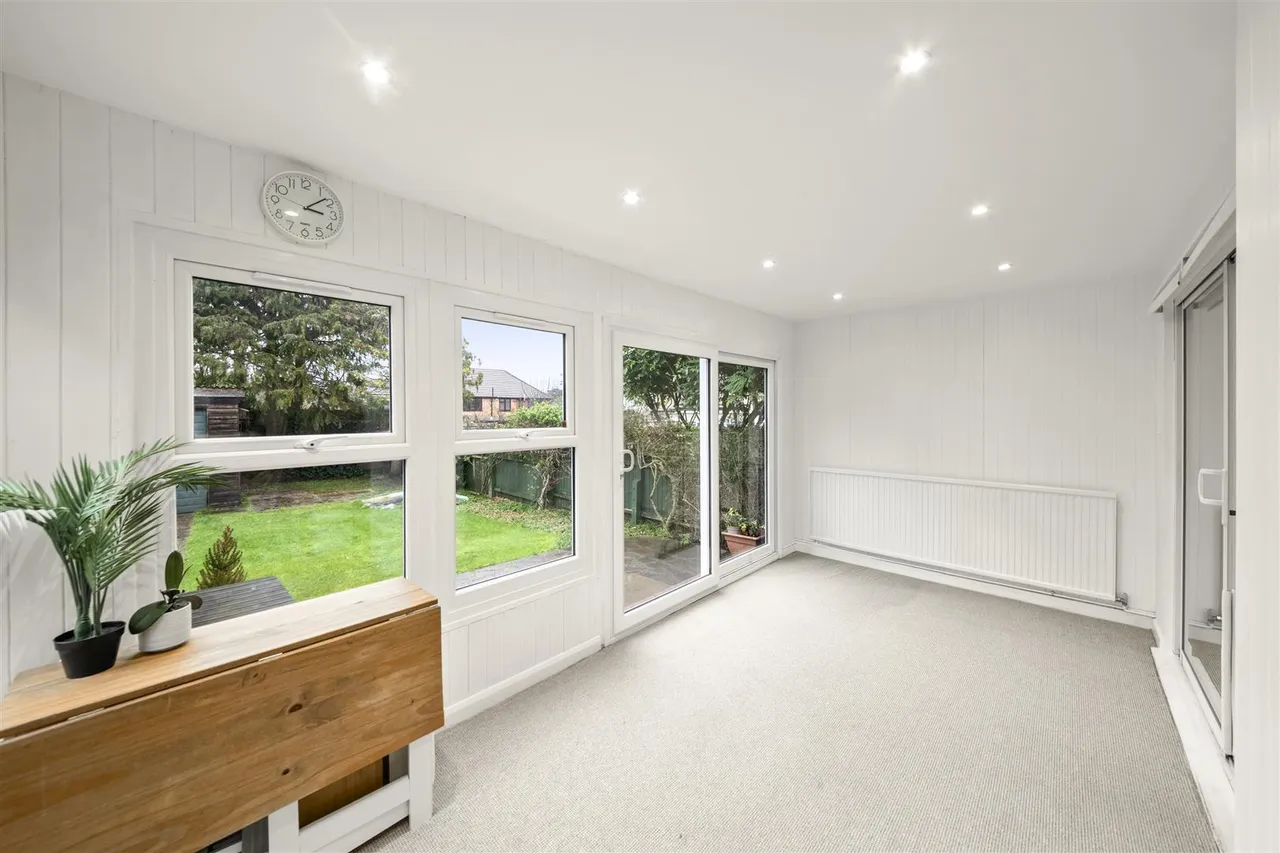 Harvey Road, Uxbridge, photo 4