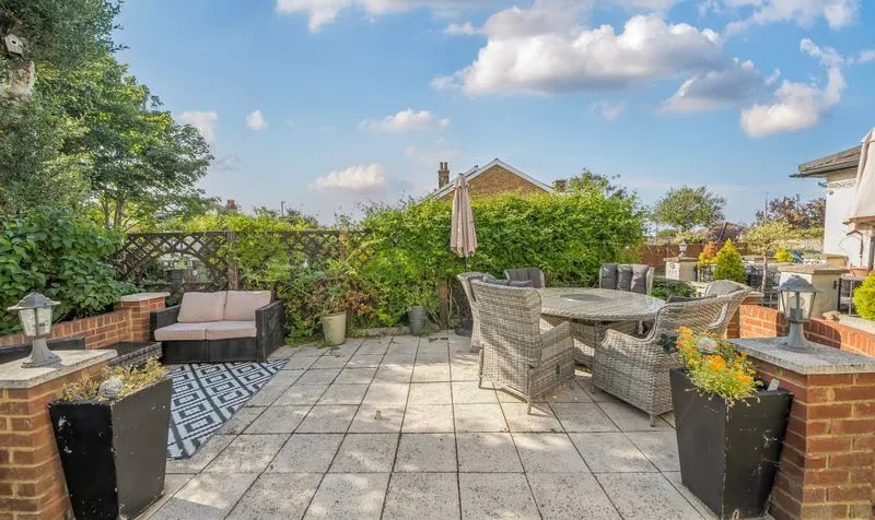 Burgh Heath Road, Epsom, KT17, photo 3