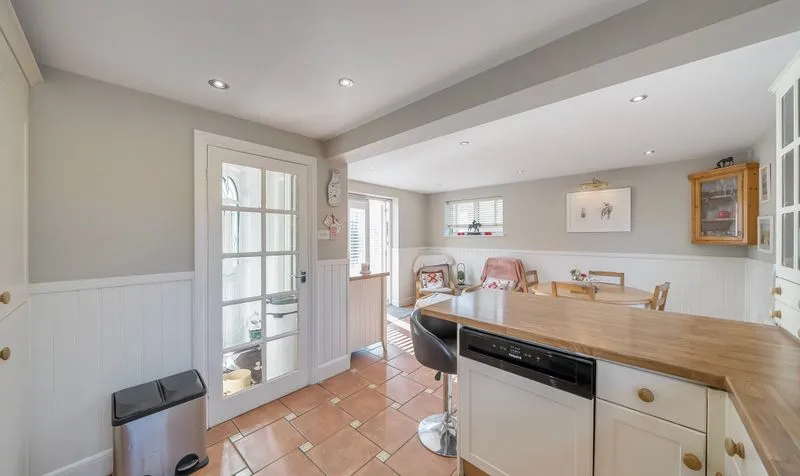 Burgh Heath Road, Epsom, KT17, photo 8