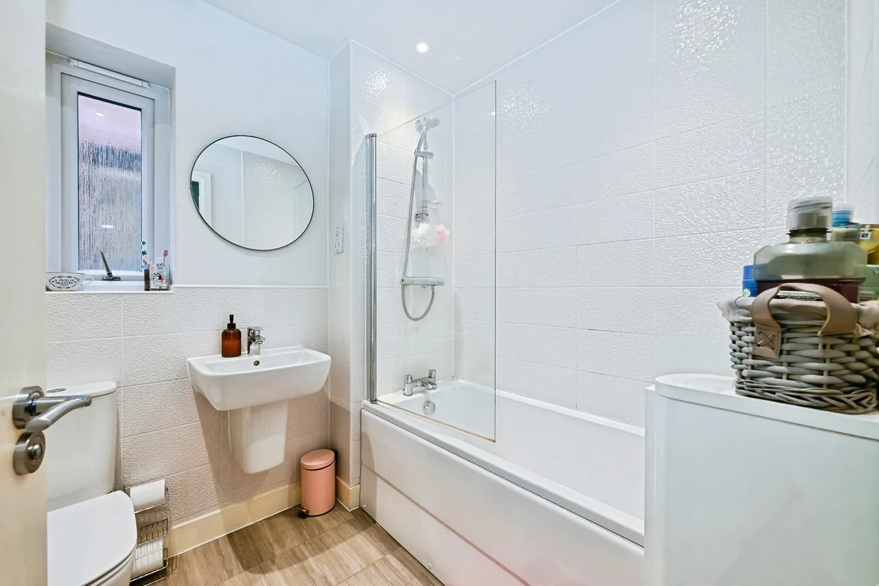 Bestwood Road, NOTTINGHAM, Nottinghamshire, NG6, photo 8