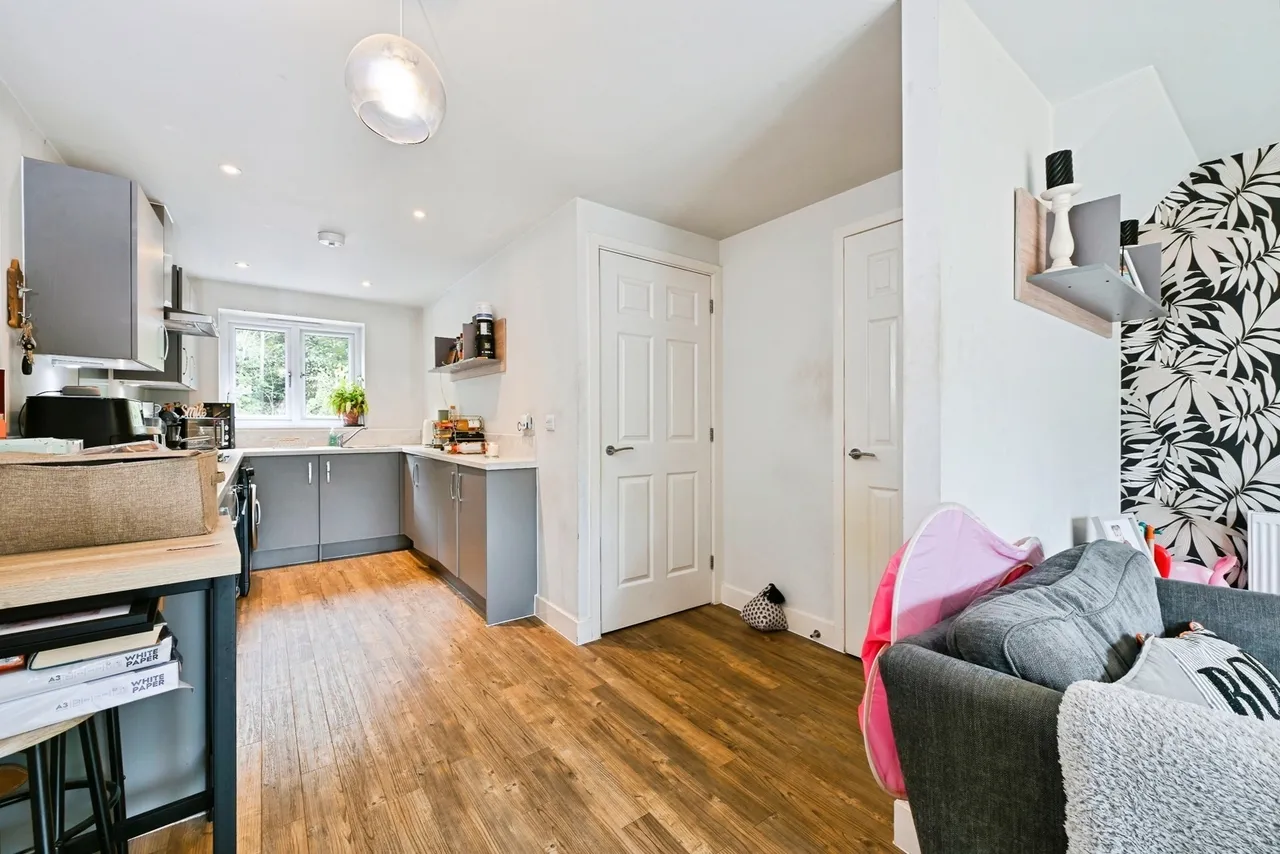 Bestwood Road, NOTTINGHAM, Nottinghamshire, NG6, photo 4