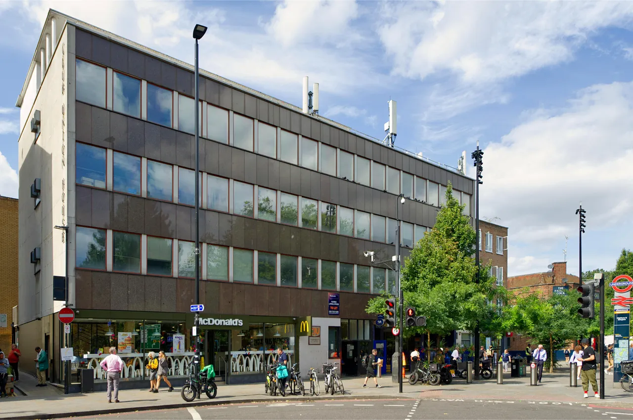 commercial property to rent — Upper Street, Islington, London, N1