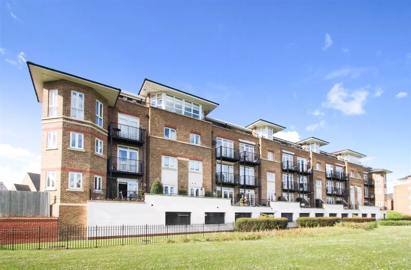flat for sale — Pond House Lady Aylesford Avenue, STANMORE HA7 4FQ
