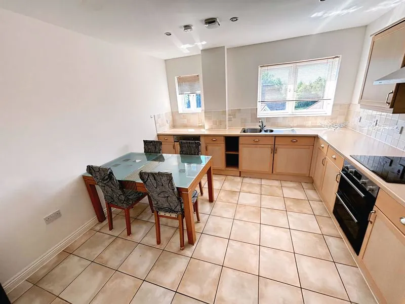 Pond House Lady Aylesford Avenue, STANMORE HA7 4FQ, photo 2