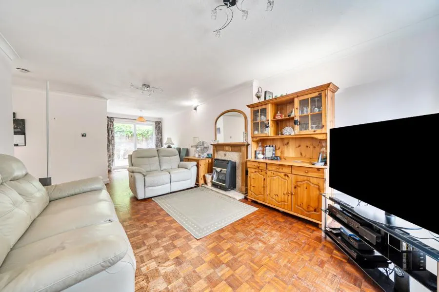 Martin Way, Woking, GU21, photo 6