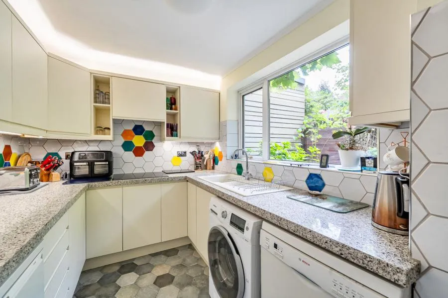 Martin Way, Woking, GU21, photo 5