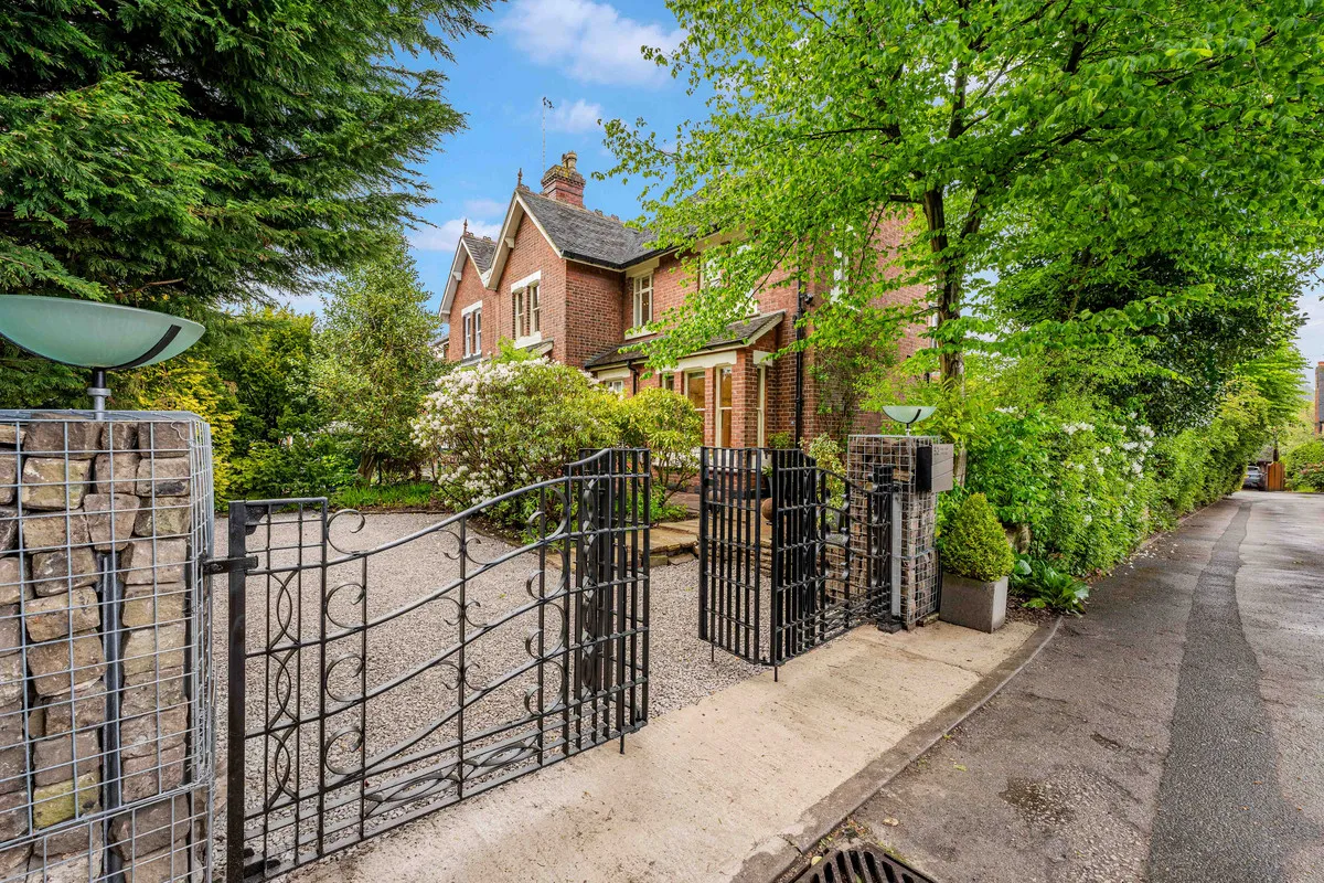 5 bed house for sale, Hatherlow Leek Road, Stockton Brook, ST9