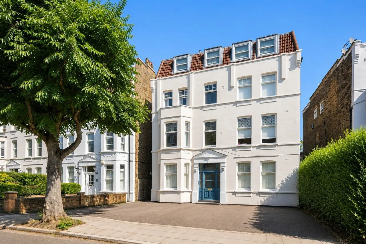 Greencroft Gardens South Hampstead, London NW6 3PH, photo 2