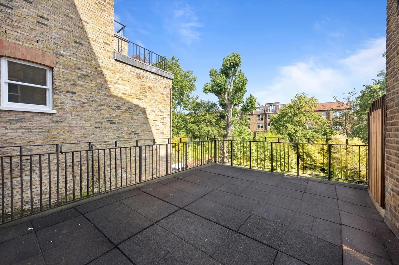 Greencroft Gardens South Hampstead, London NW6 3PH, photo 7