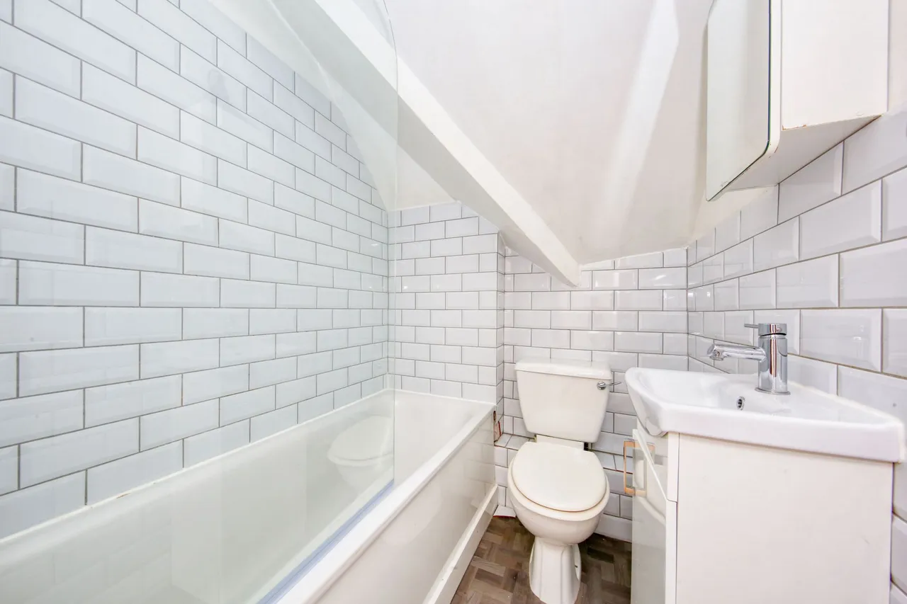 Wandsworth High Street, Wandsworth, SW18, photo 6