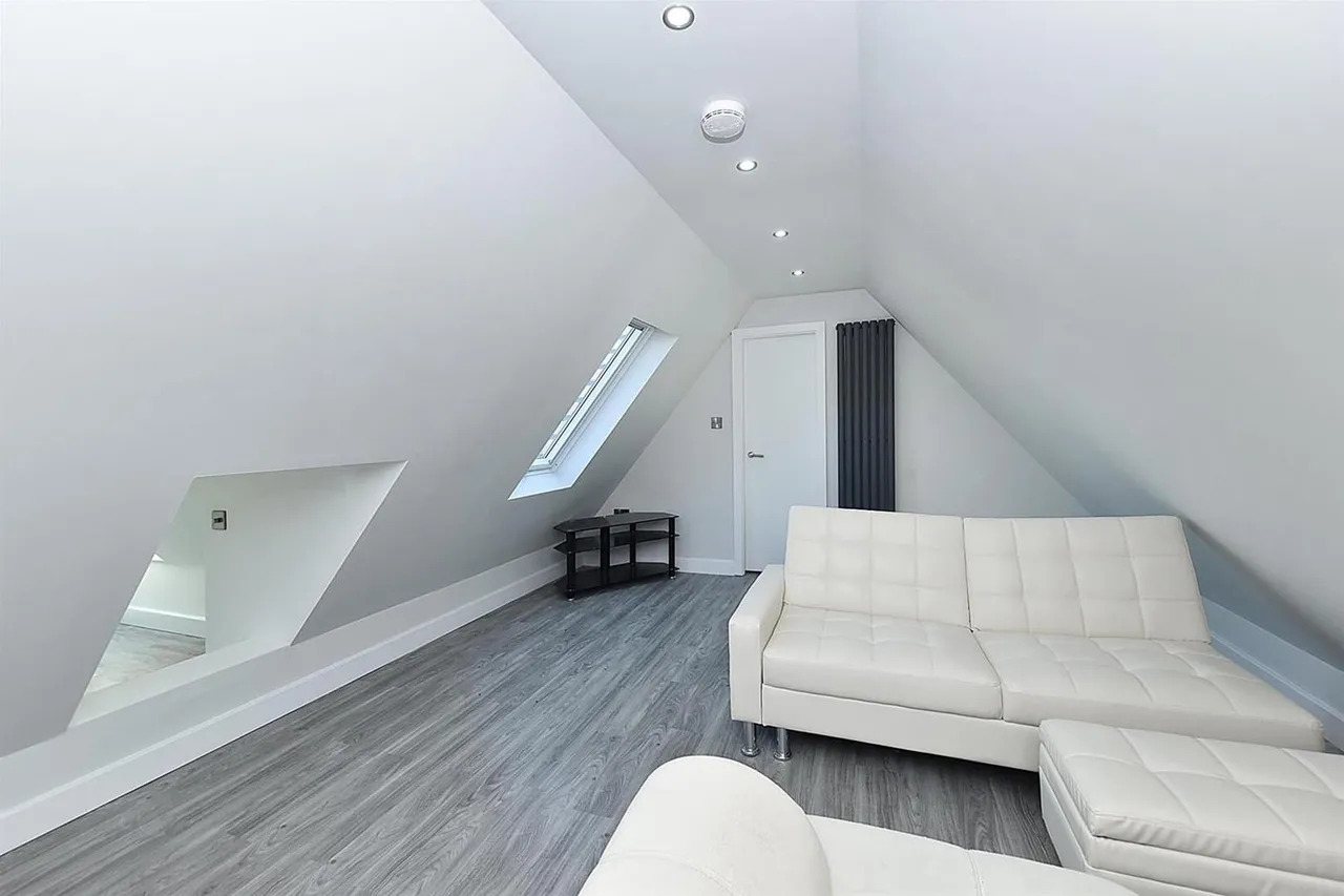 Wilmslow Road, Prestbury, photo 21