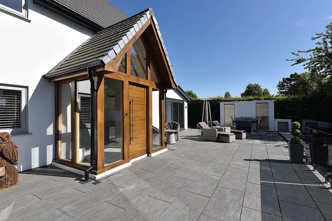 Wilmslow Road, Prestbury, photo 25