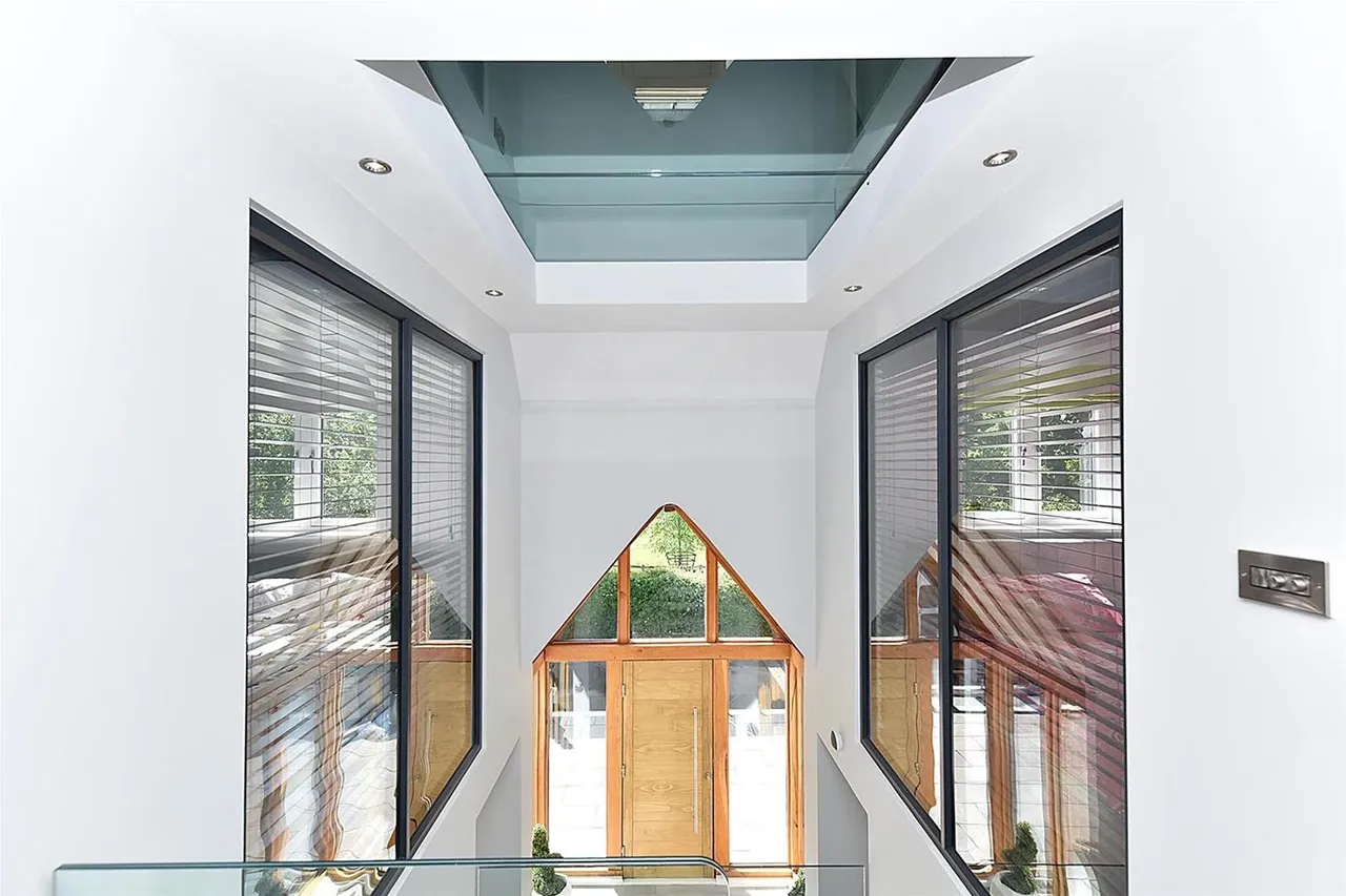 Wilmslow Road, Prestbury, photo 12
