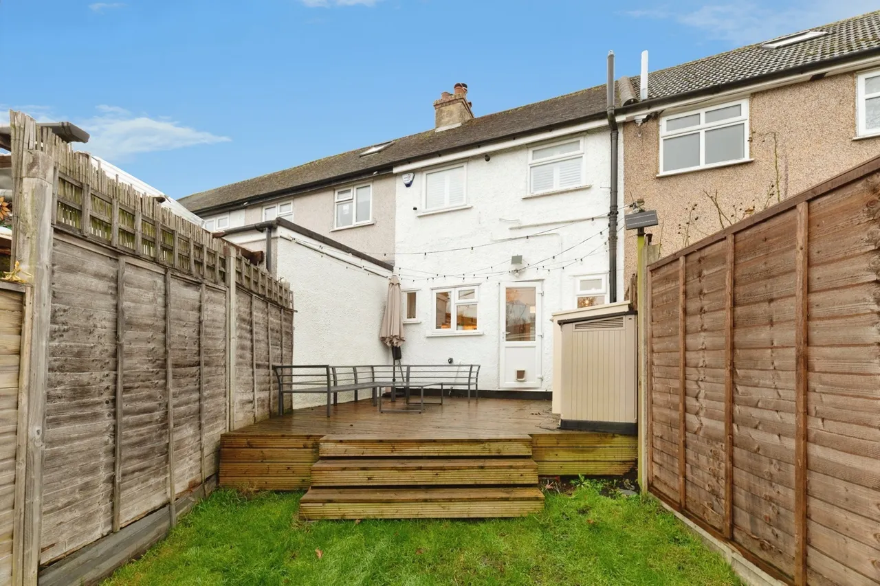 Ashby Avenue, Chessington, KT9, photo 10