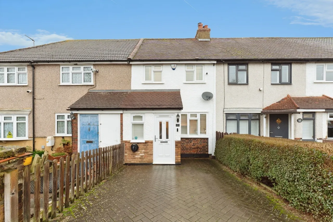 2 bed house for sale, Ashby Avenue, Chessington, KT9