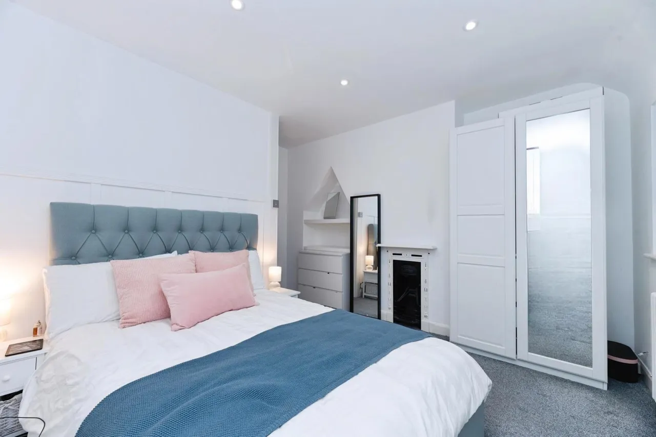 Ashby Avenue, Chessington, KT9, photo 6