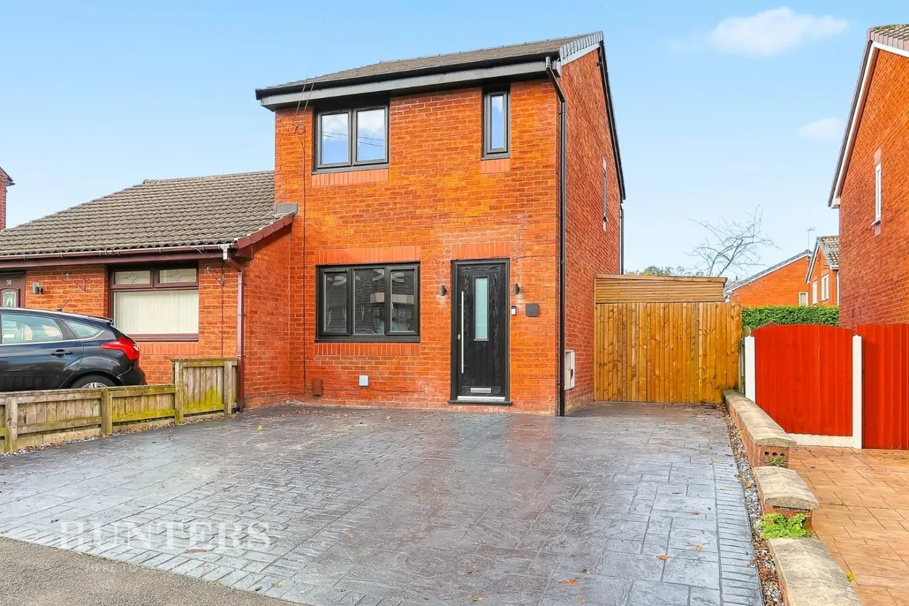2 bed house for sale — Gibraltar Street, Oldham