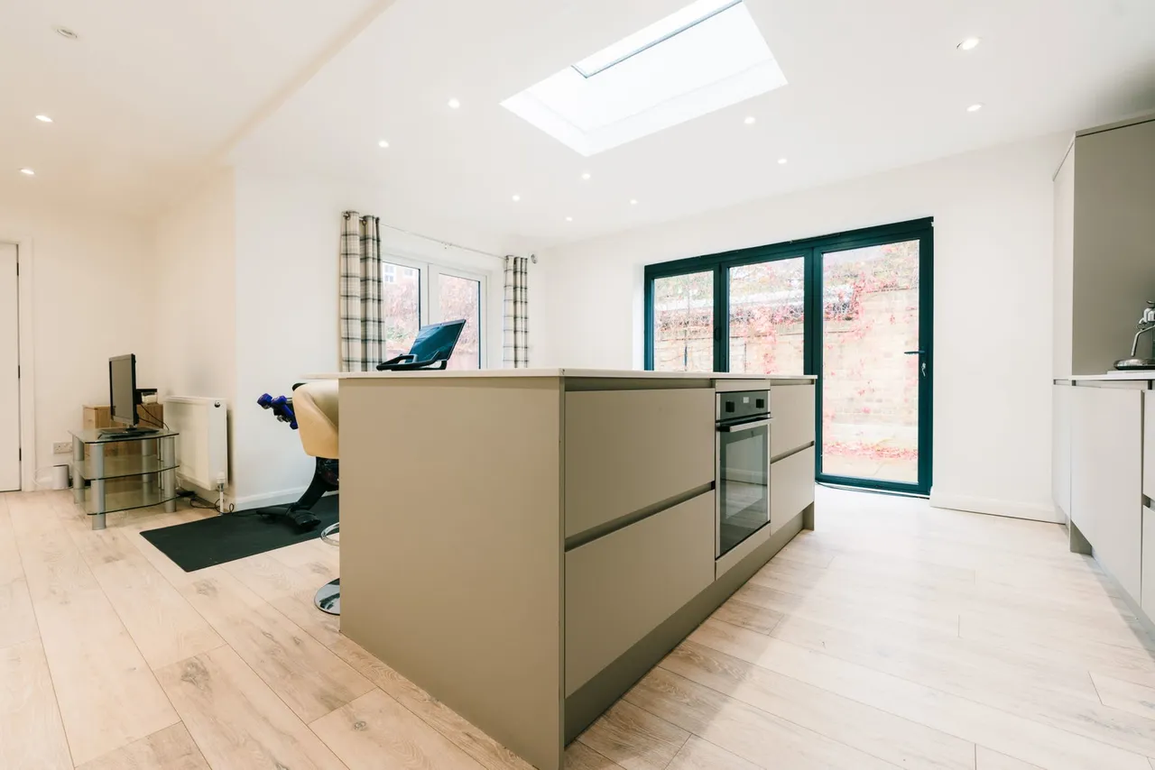 Robertson Street, Clapham, London, SW8 3TN, photo 3