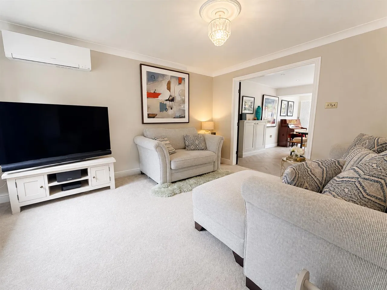 St. James Drive, Sale, M33, photo 10