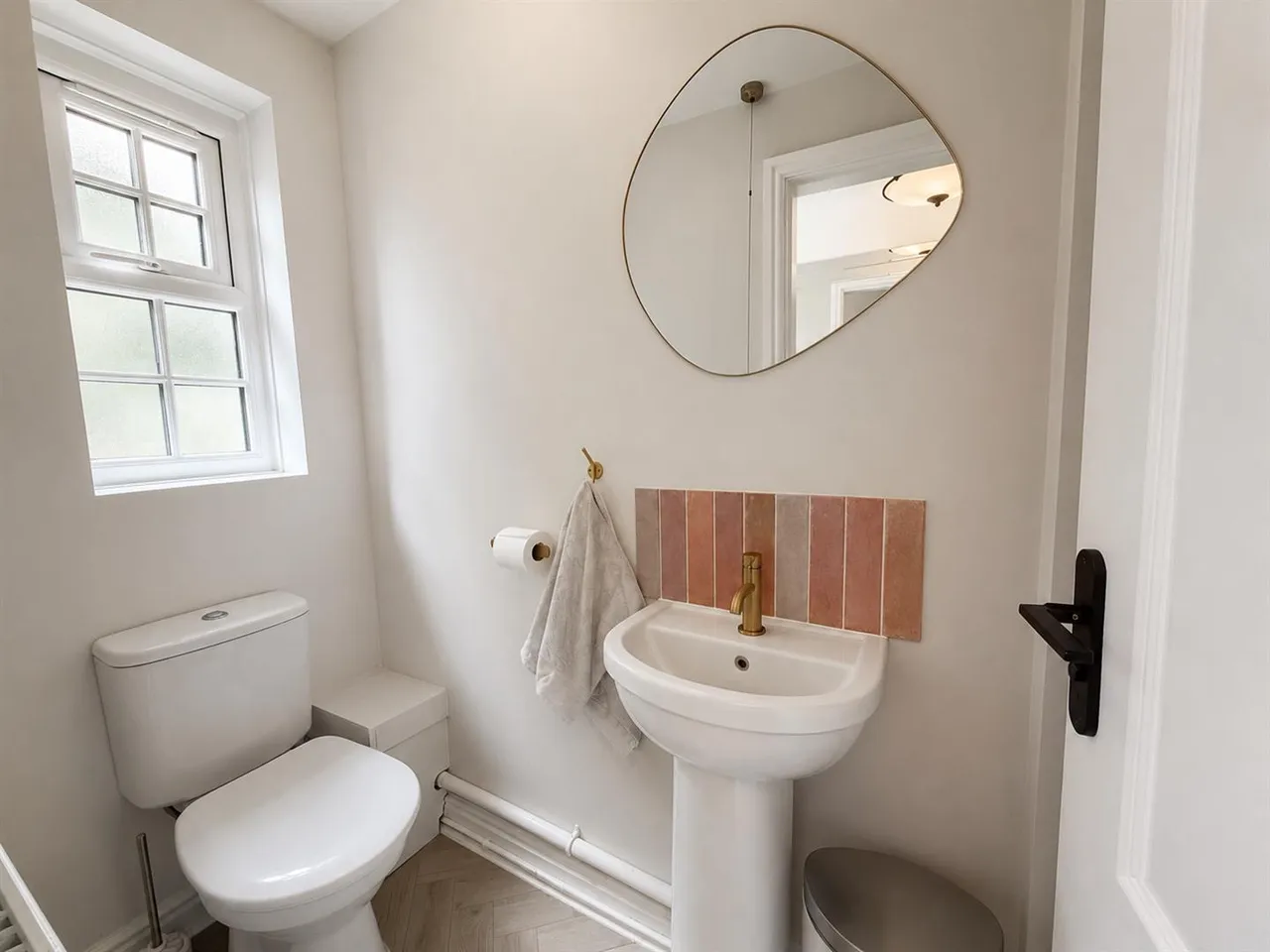 St. James Drive, Sale, M33, photo 13