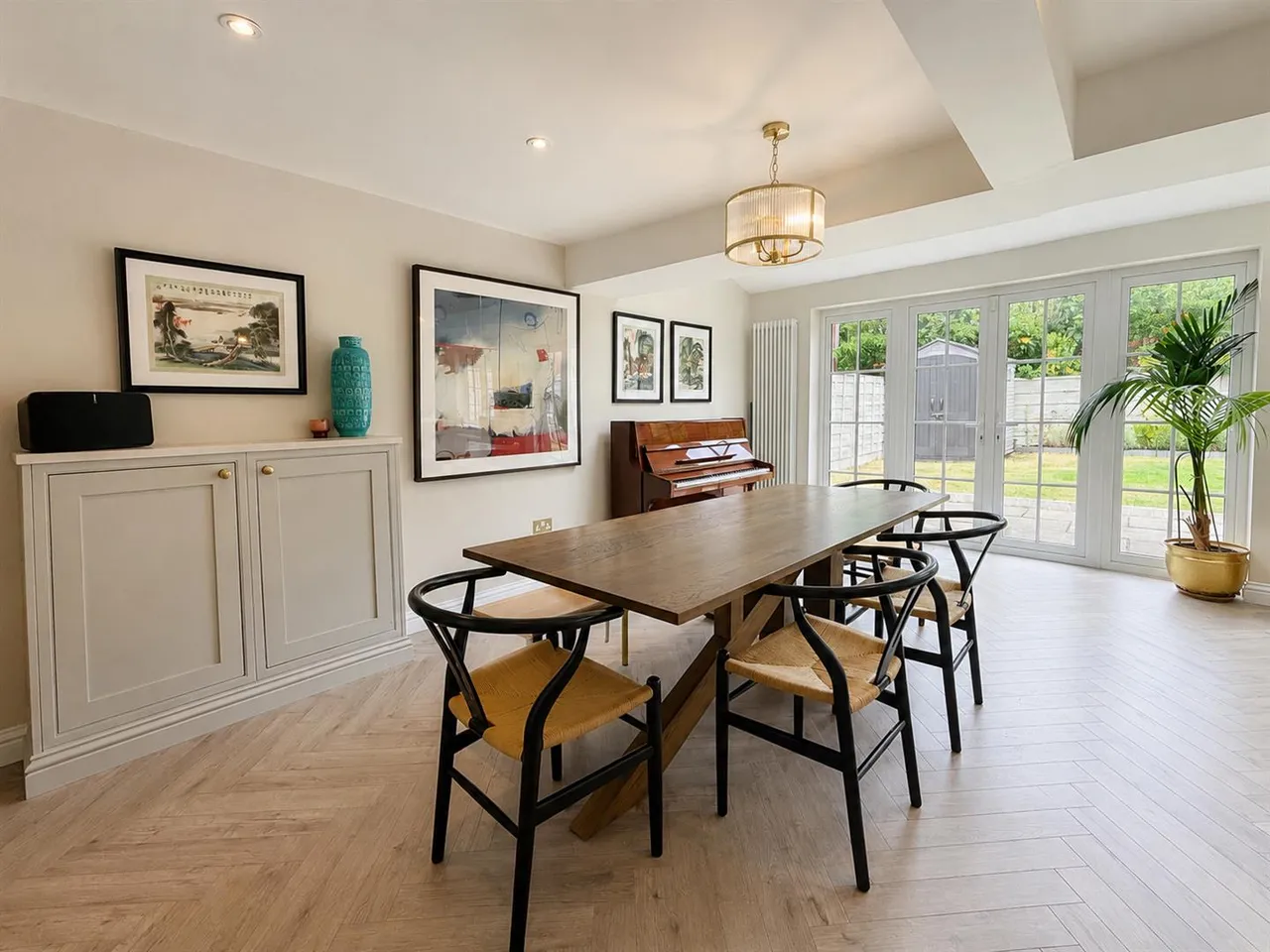 St. James Drive, Sale, M33, photo 8