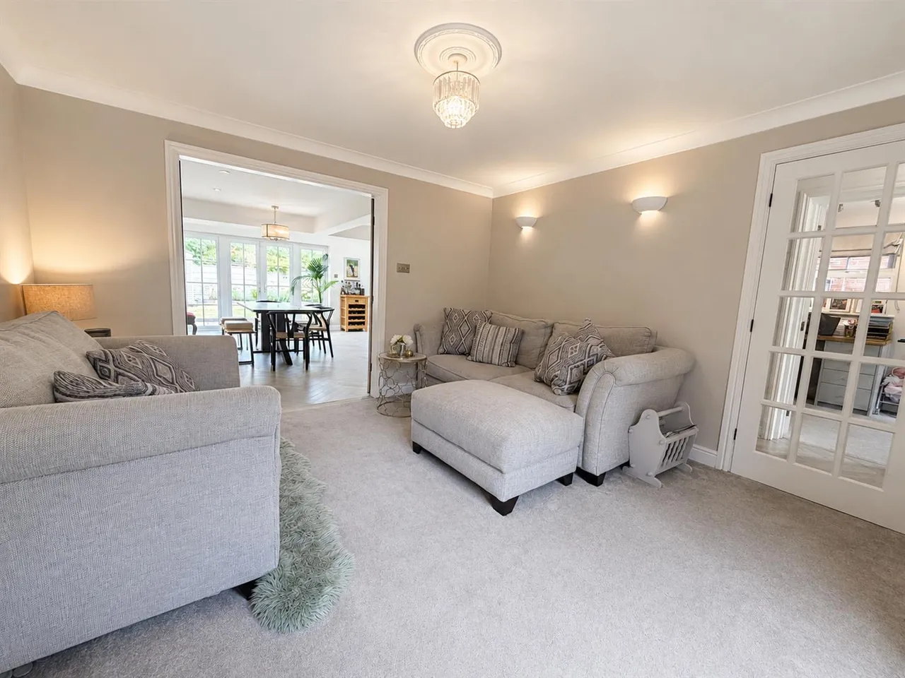 St. James Drive, Sale, M33, photo 9