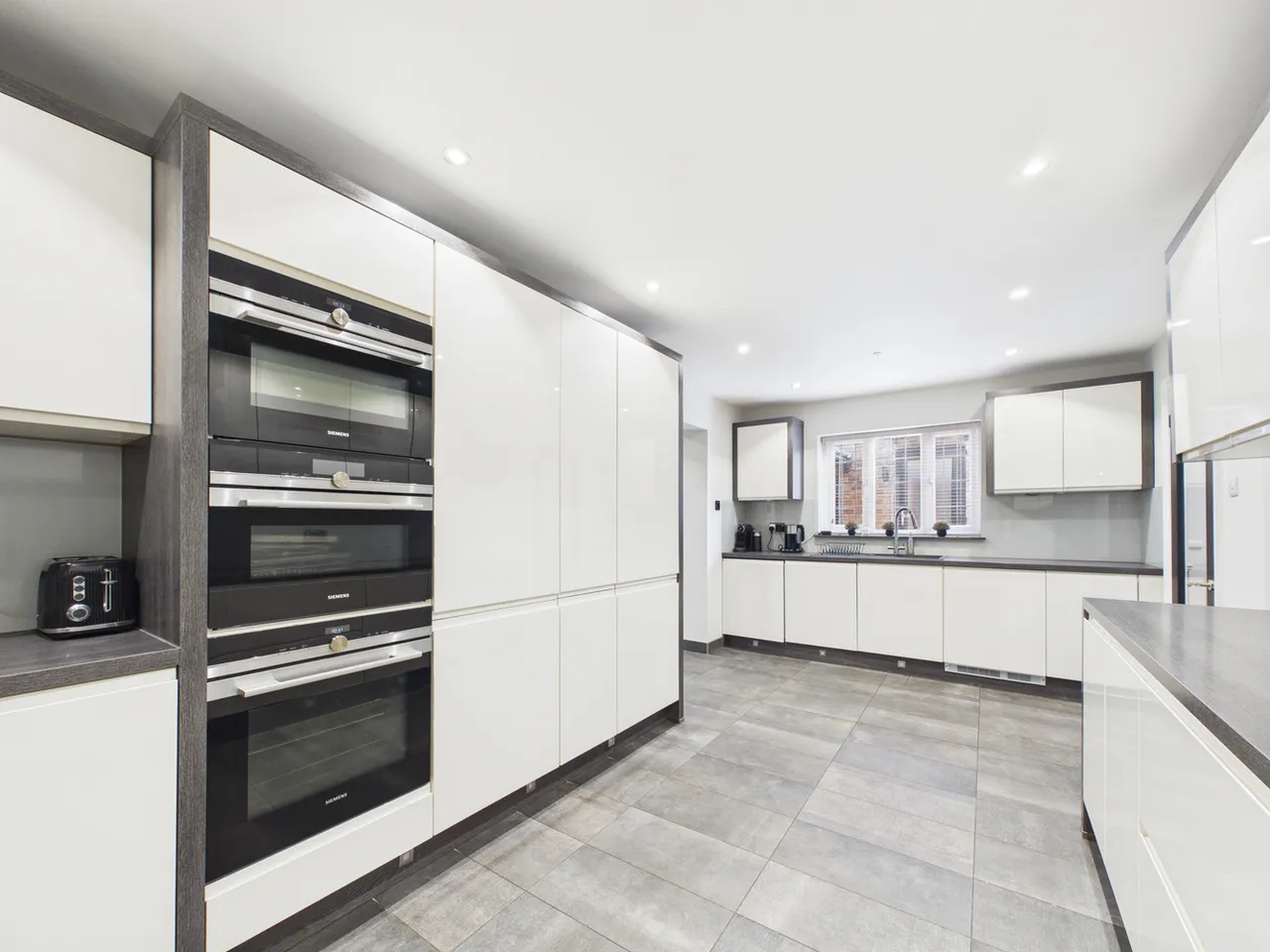 Ivy Place, Lane End, HP14, photo 3
