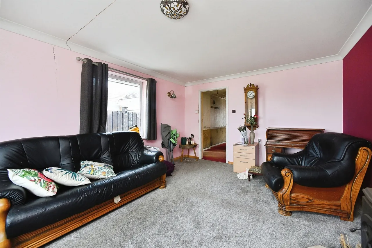 Cornwall Avenue, Peacehaven, BN10, photo 3