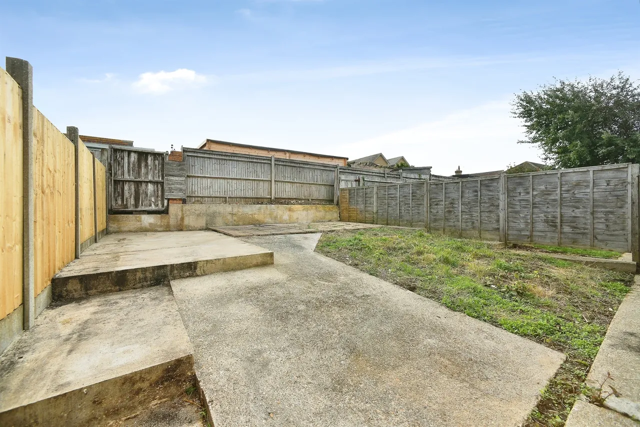 Cornwall Avenue, Peacehaven, BN10, photo 14