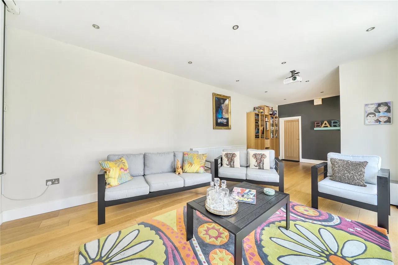 Ouseley Road, Wraysbury, TW19, photo 6