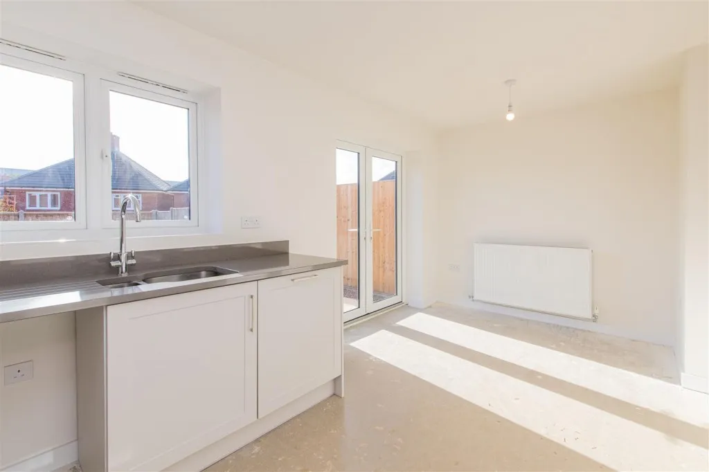 Litchfield Drive, Higham Ferrers, photo 6