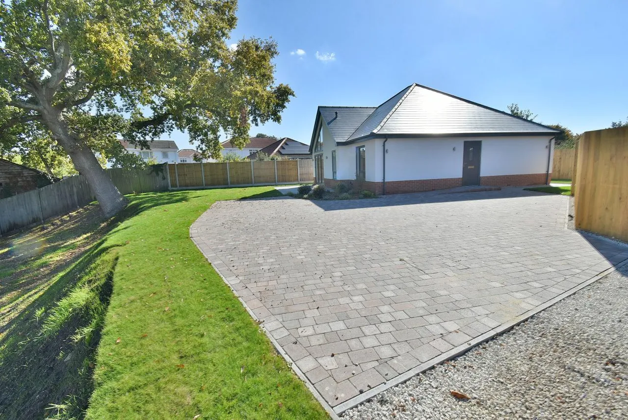 Horsham Avenue, BH10, photo 15