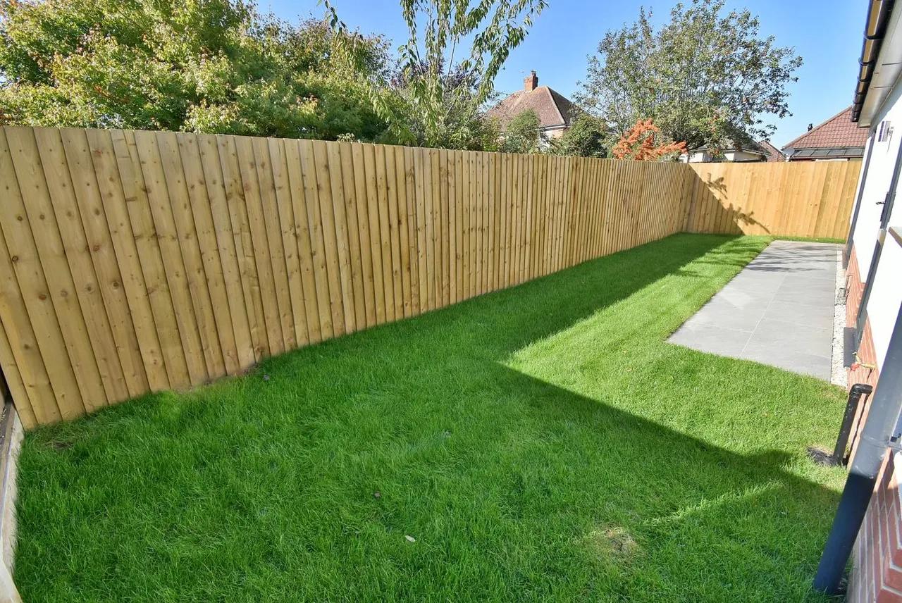 Horsham Avenue, BH10, photo 17