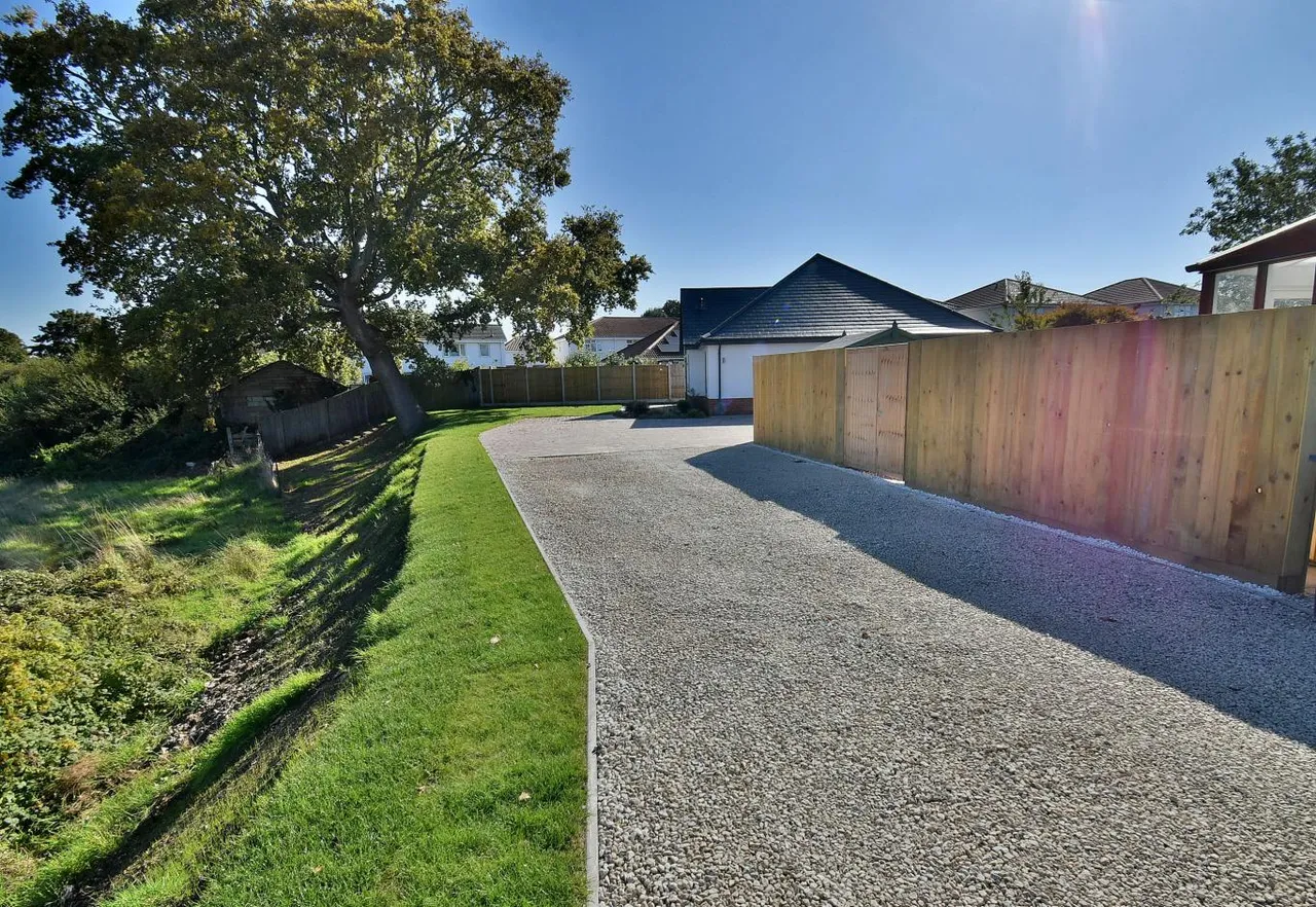 Horsham Avenue, BH10, photo 3