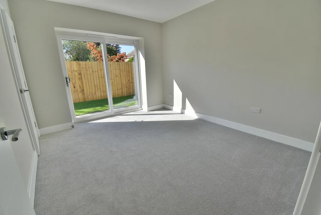 Horsham Avenue, BH10, photo 9