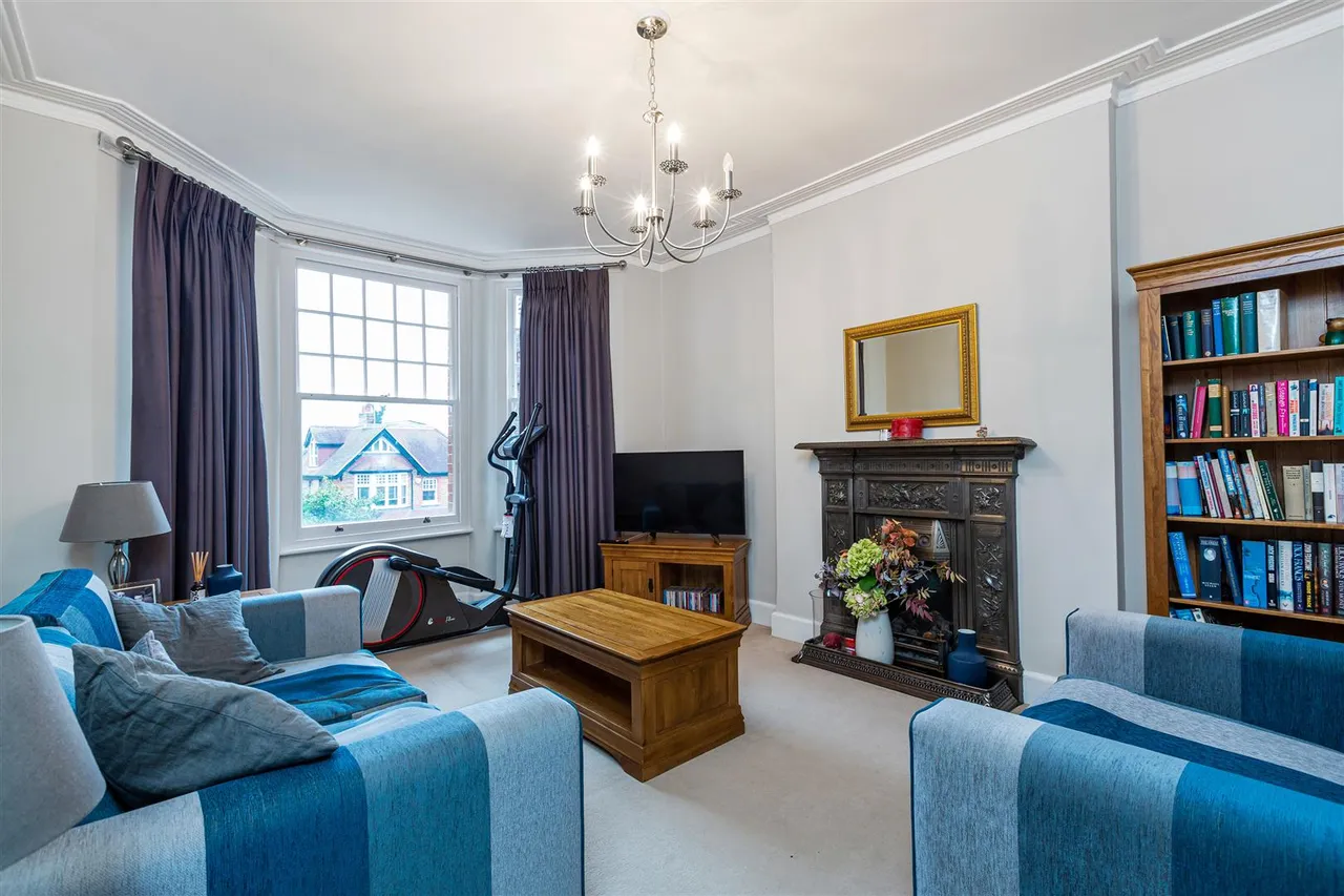 2 bed flat to rent, The Terrace, Barnes, SW13