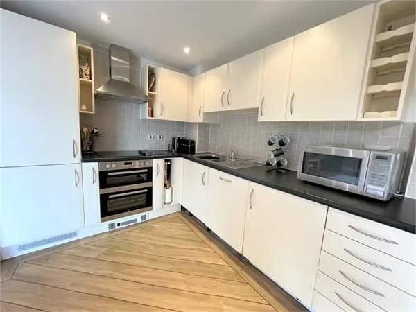 Kings Road, Swansea, West Glamorgan, SA1 8PP, photo 4