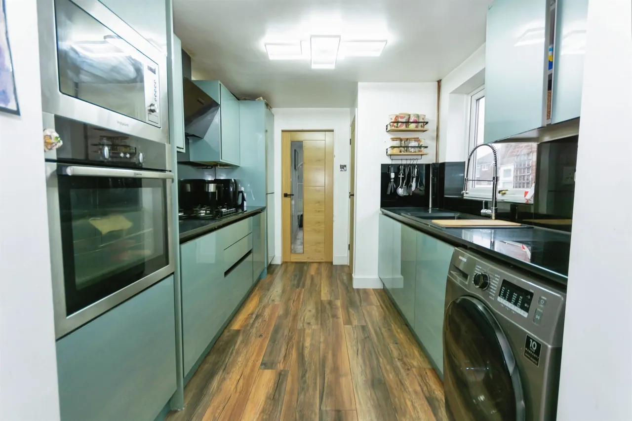 Bronte Farm Road, Shirley, Solihull, photo 9