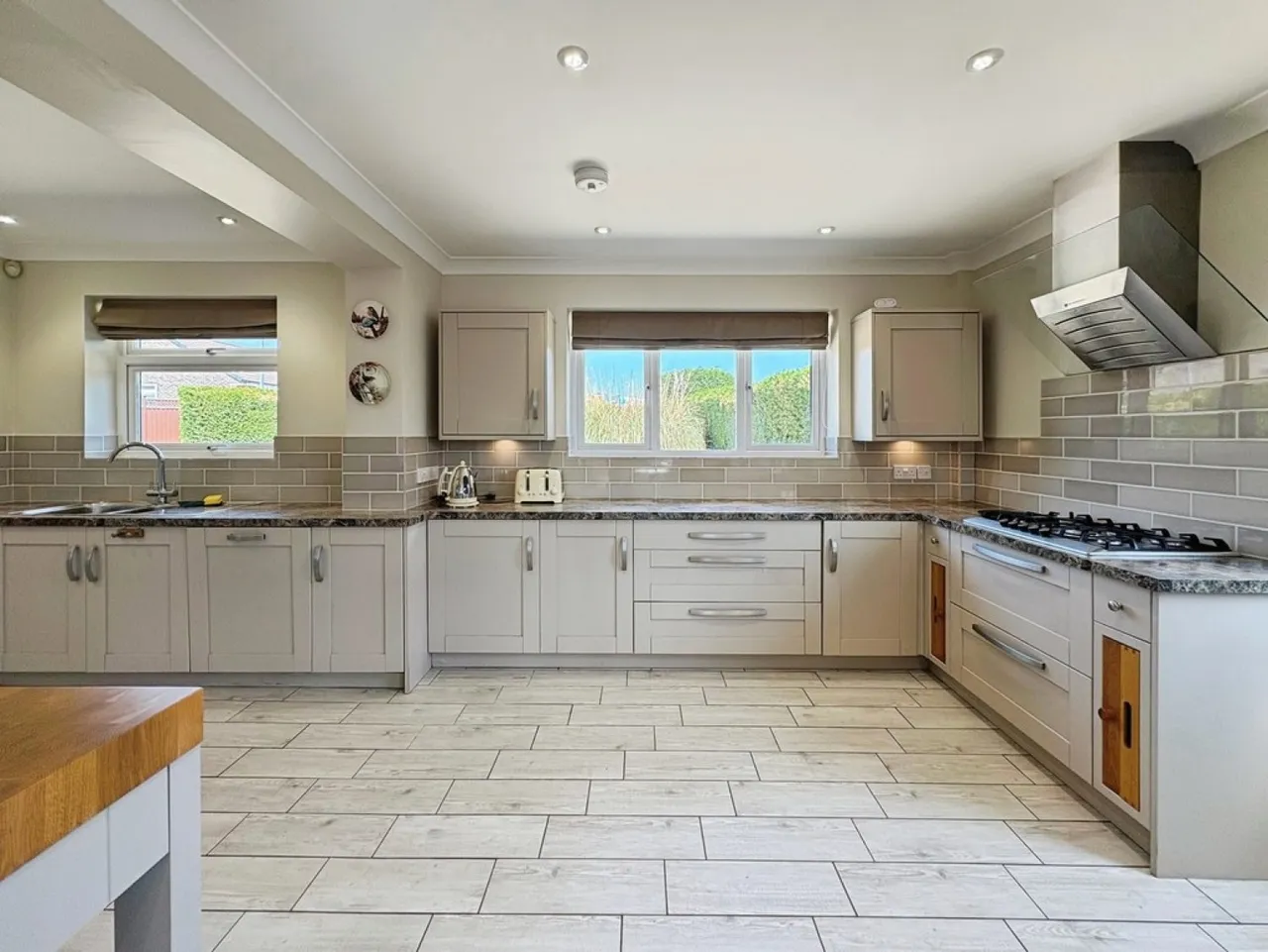 Compton Close, Yeovil, photo 3