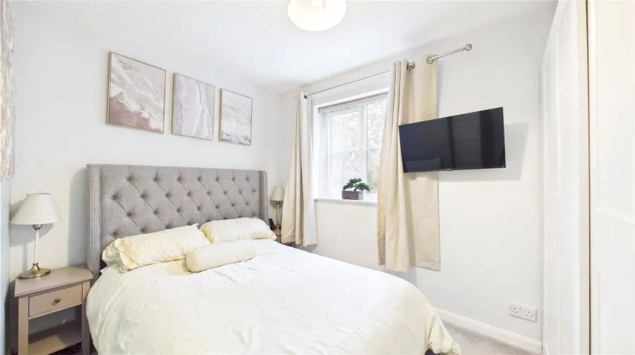 Bluebell Rise, Lightwater, GU18, photo 5