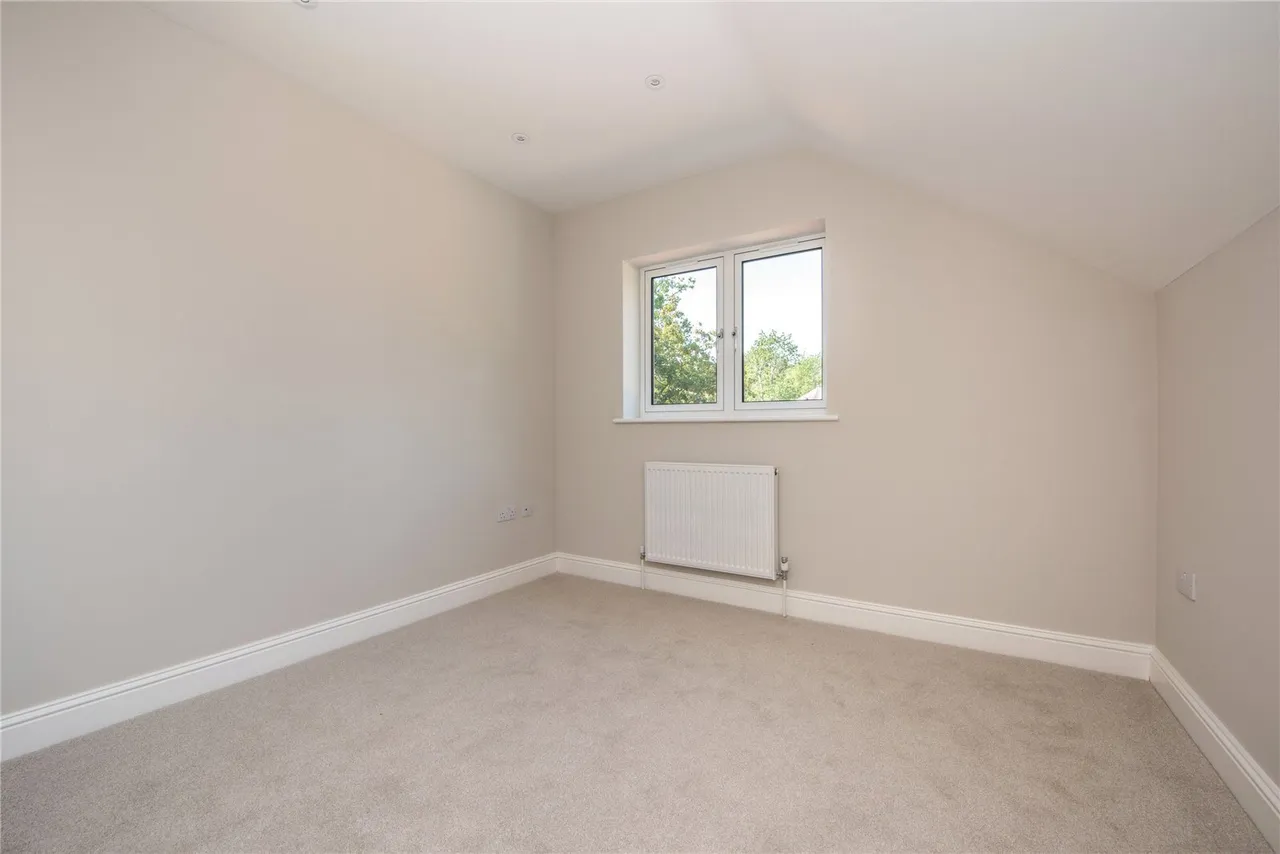 Bechwood Close, Tadworth, KT20, photo 11