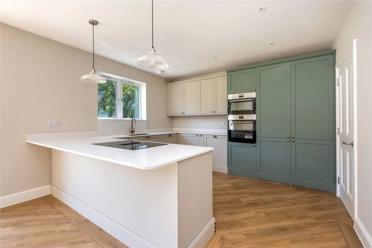 Bechwood Close, Tadworth, KT20, photo 7