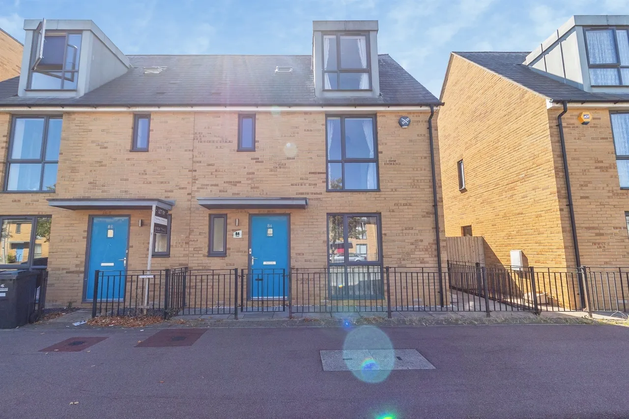 4 bed house for sale, Fen Street, Brooklands, MK10