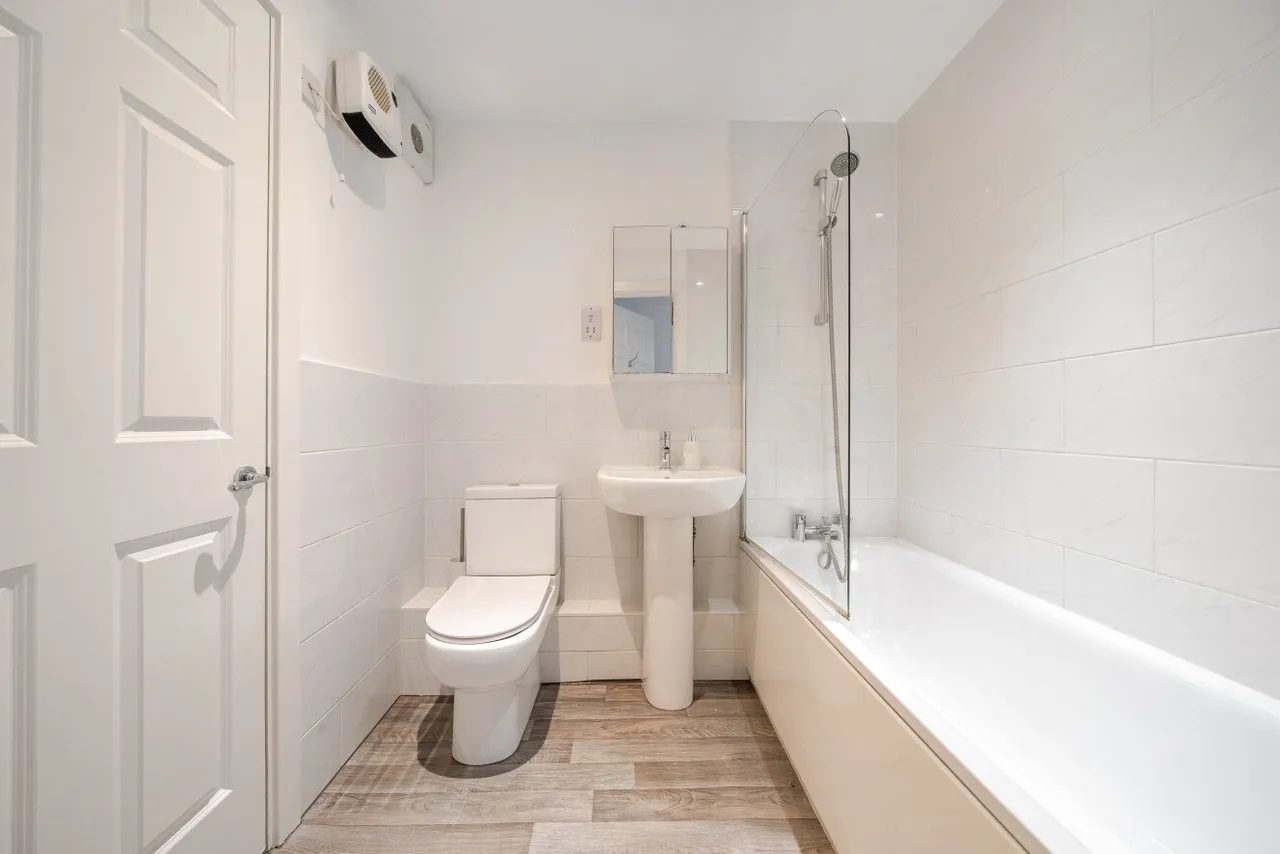 Horn Lane, Acton, W3, photo 12
