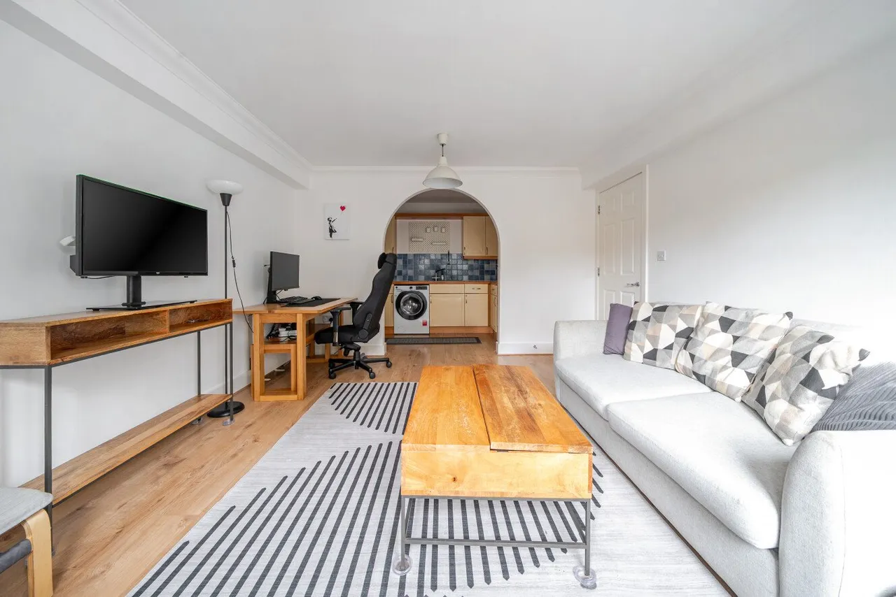 Horn Lane, Acton, W3, photo 2