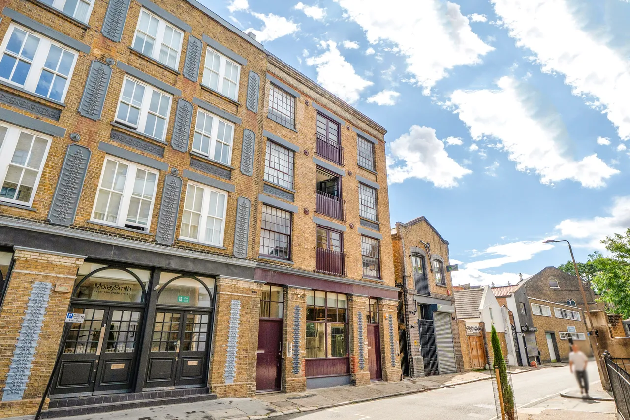 2 bed flat for sale — Flat 1, 41 Great Guildford Street, London