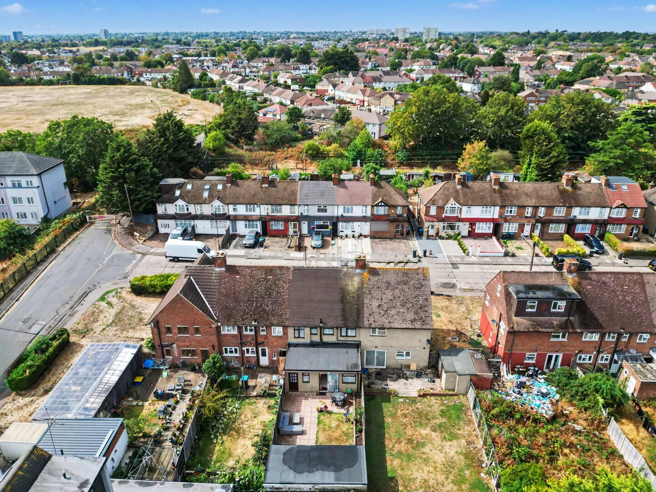 Roedean Avenue, Enfield, EN3, photo 25
